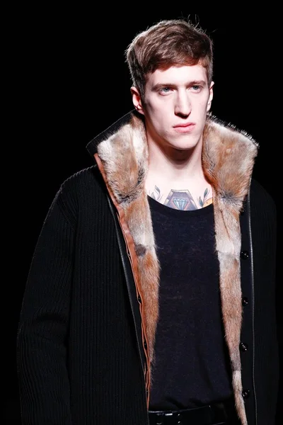 Look 12